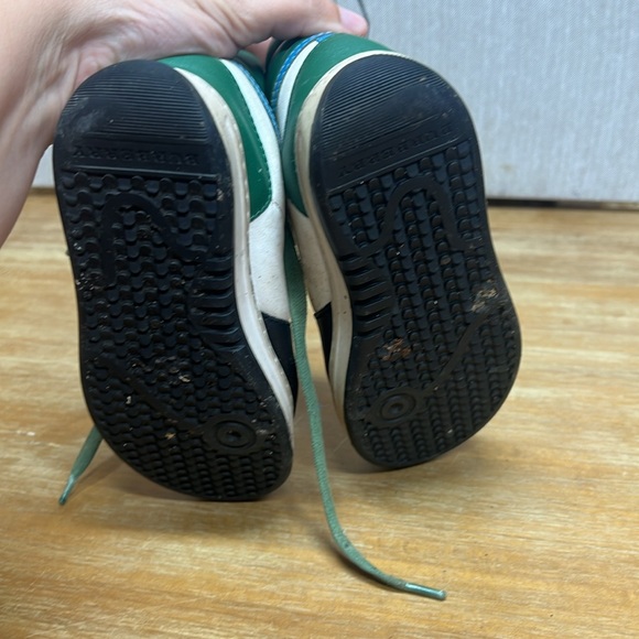 Kids size 28 Burberry shoes - Picture 3 of 4